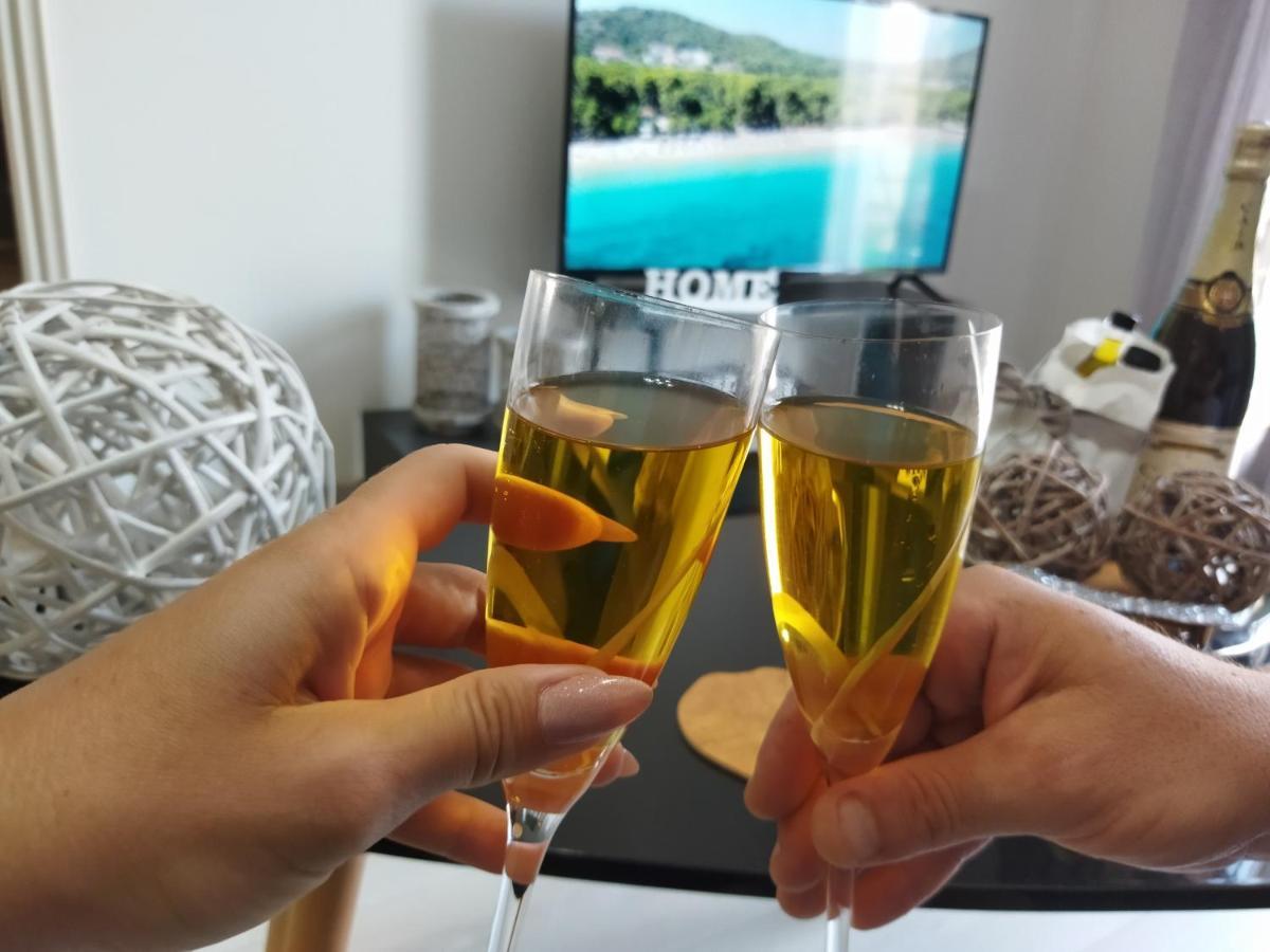 Grey Sense Luxury Apartment Ираклио Екстериор снимка